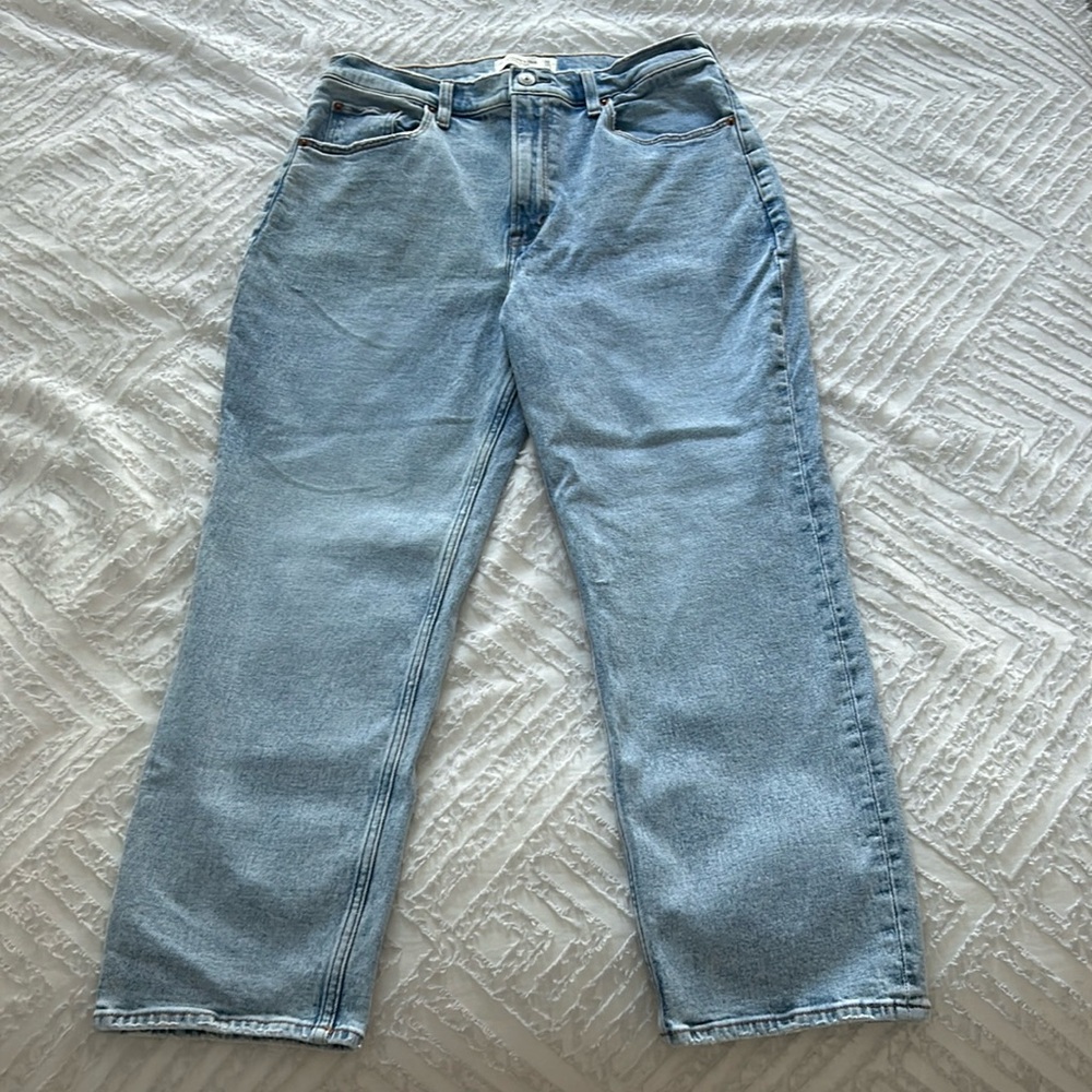 Abercrombie & Fitch the Ankle Straight Ultra High Rise Jean, size 30 short.